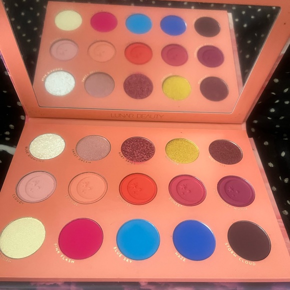 Manny MUA Strawberry Dream palette NIB. Barbie aesthetic ahead of its time - Picture 3 of 6
